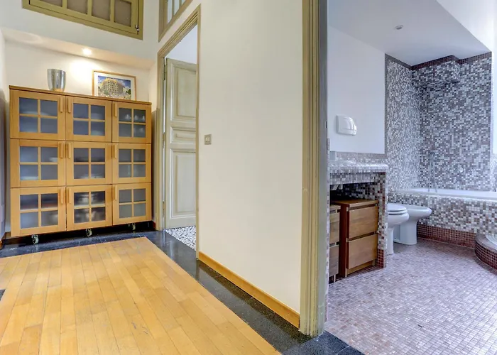 Vatican View - 2 Bedrooms & 2 Bathrooms - And